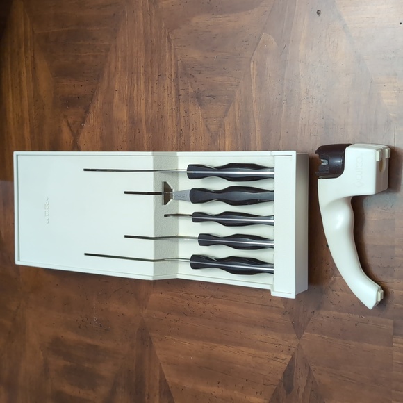 CUTCO PC Knife, Fork, Spreader, Sharpener Set w/ Space Saver Tray Wall…